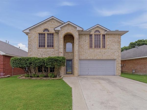 913 Remington Drive , Saginaw, TX 76131