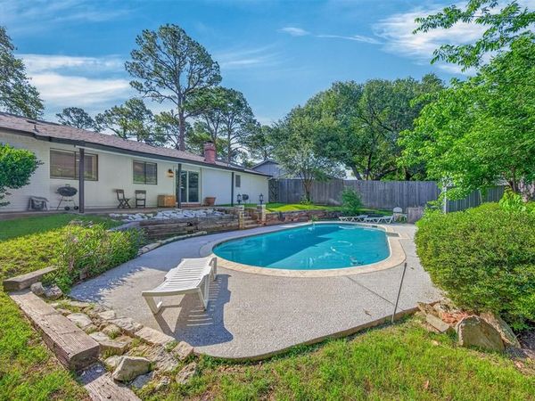2510 Mintwood Place , Arlington, TX 76016