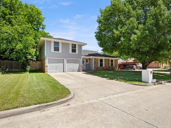 1233 Nicole Way , Fort Worth, TX 76028