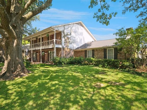 2705 Prairie Creek Court , Plano, TX 75075