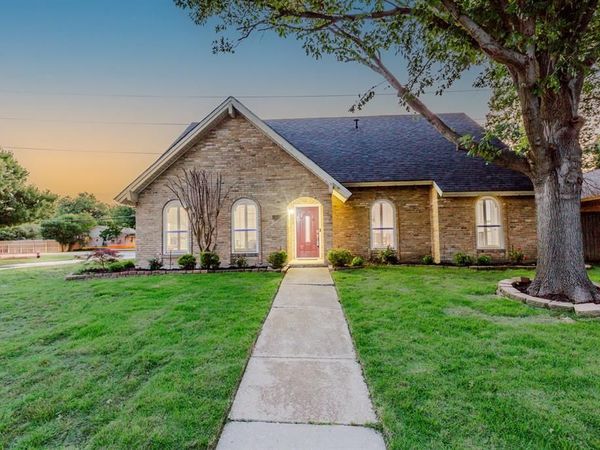 1909 Campbell Court , Richardson, TX 75080