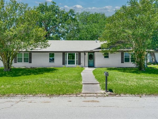 3011 Tanglewood Drive , Commerce, TX 75428