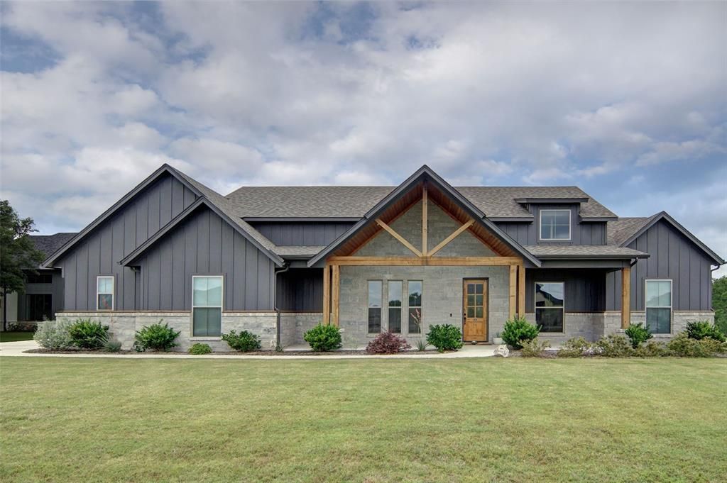 242 Coalson Crossing, Azle, TX 76020 Main Photo