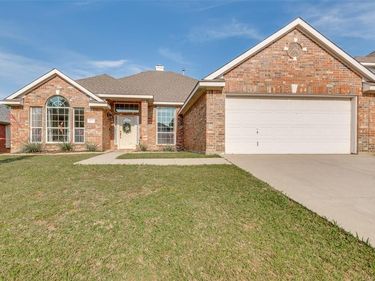 9037 Chardin Park Drive, Fort Worth, TX 76244