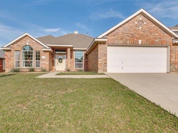 9037 Chardin Park Drive , Fort Worth, TX 76244