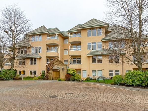 2311 Mills Rd , Unit 201, Sidney, BC V8L 2C3