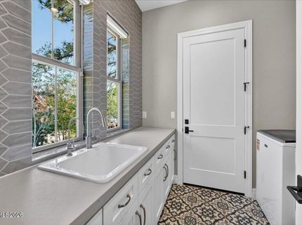 5750 Nordend Way, Reno, NV 89511 Photo
