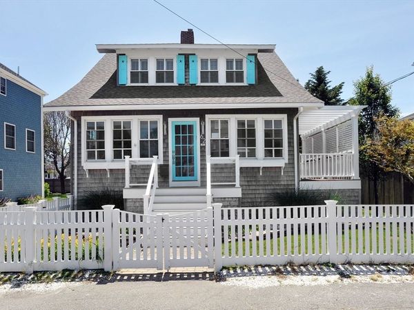 62 F St, Unit Beachside, Hull, MA 02045