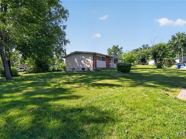10336 Deem Drive , St Louis, MO 63136
