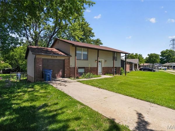 1315 Red River Drive , St Louis, MO 63138