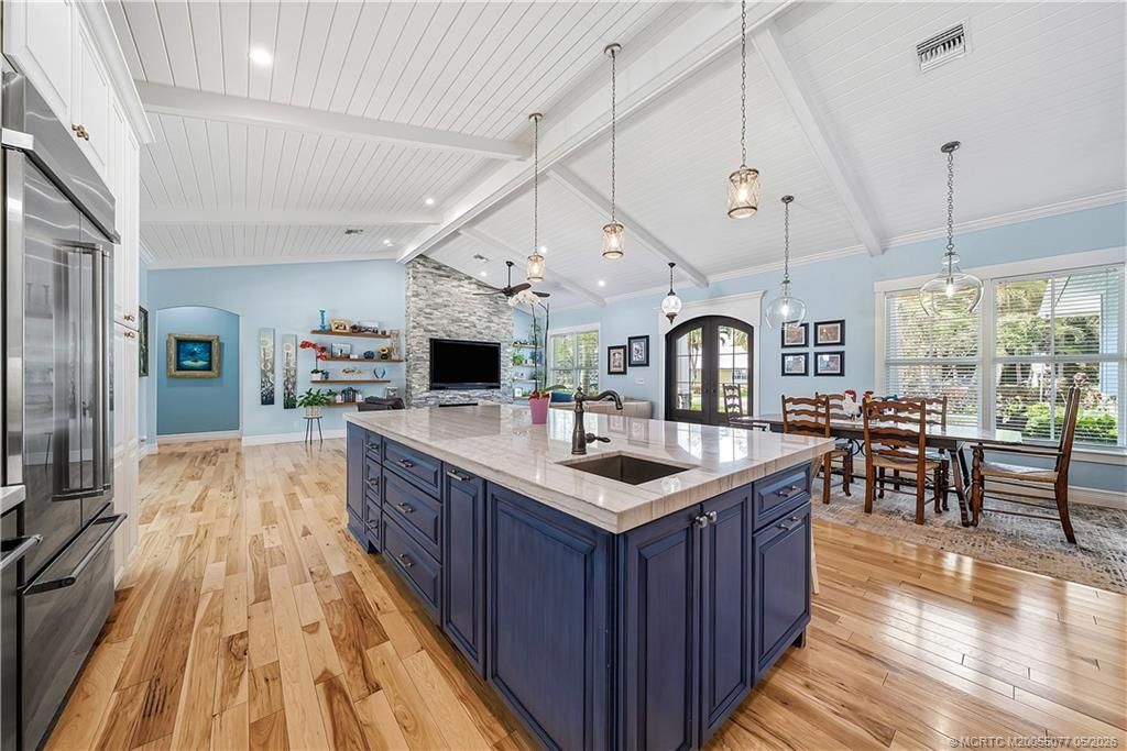 305 SE Flamingo Avenue, Stuart, FL 34996 Photo