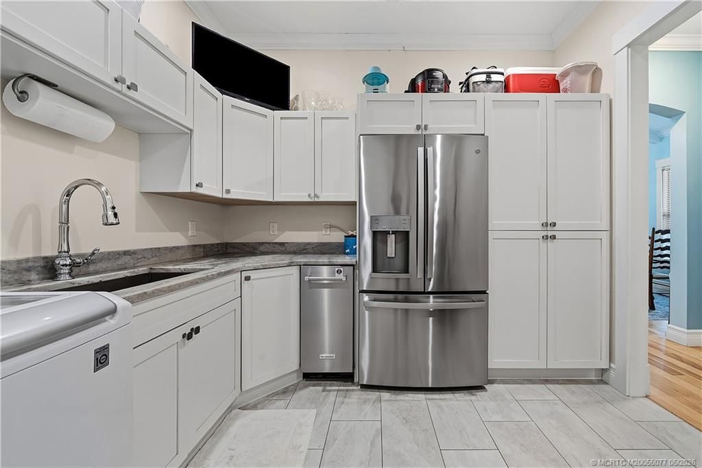 305 SE Flamingo Avenue, Stuart, FL 34996 Photo
