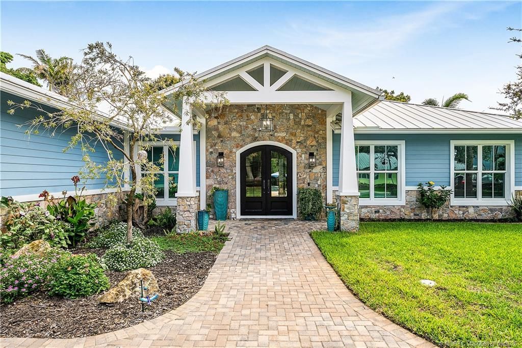 305 SE Flamingo Avenue, Stuart, FL 34996 Photo