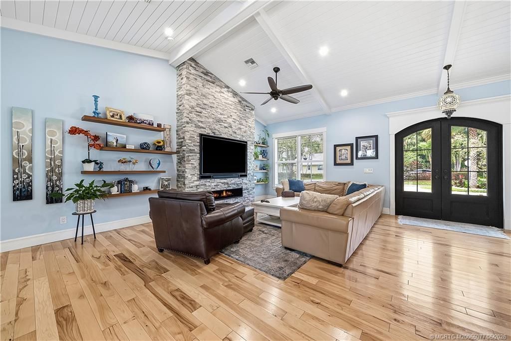 305 SE Flamingo Avenue, Stuart, FL 34996 Photo