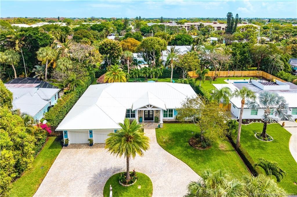 305 SE Flamingo Avenue, Stuart, FL 34996 Photo