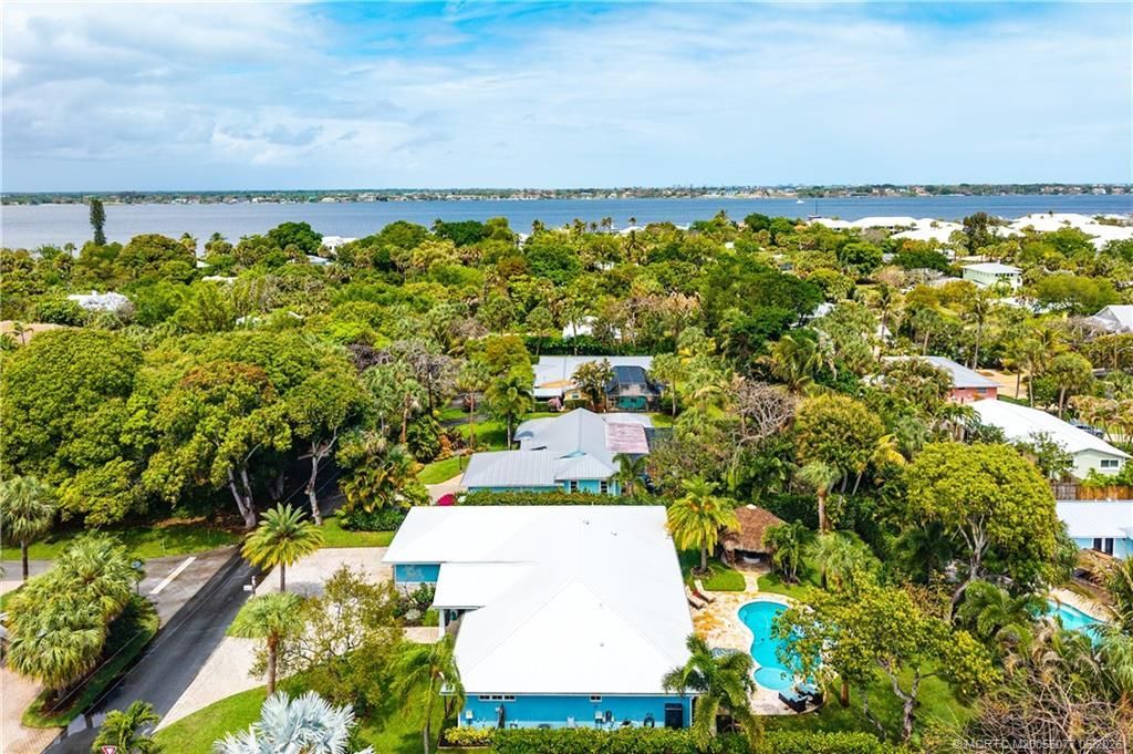 305 SE Flamingo Avenue, Stuart, FL 34996 Photo