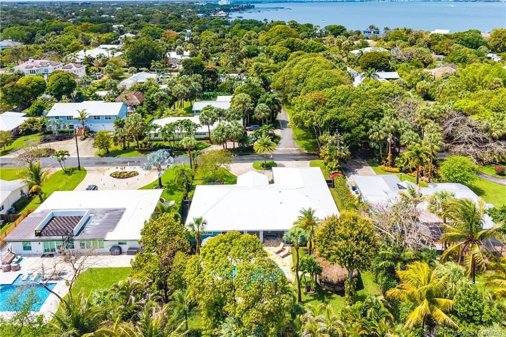 305 SE Flamingo Avenue, Stuart, FL 34996 Photo