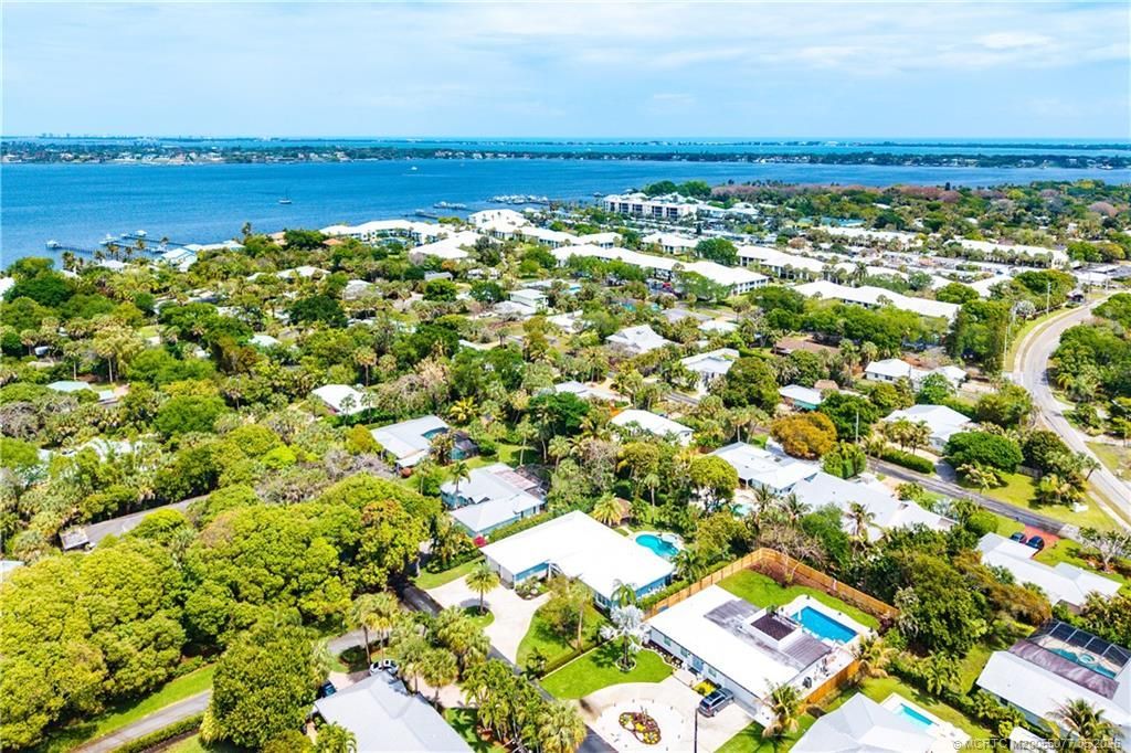 305 SE Flamingo Avenue, Stuart, FL 34996 Photo