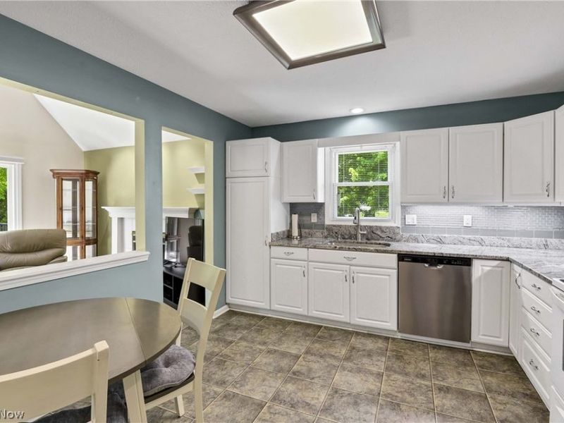 24 Nantucket Row, Rocky River, OH 44116 Photo 11