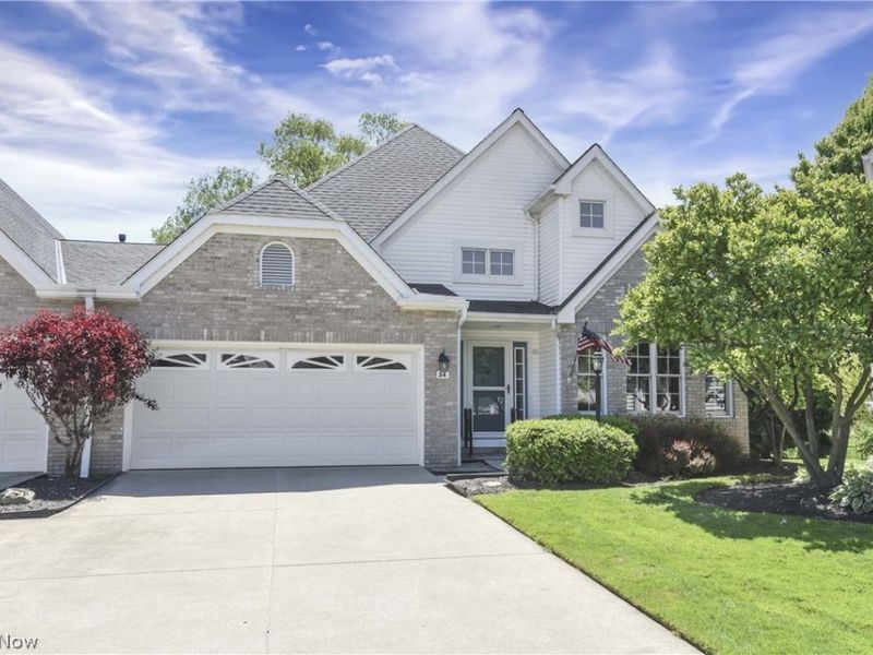 24 Nantucket Row, Rocky River, OH 44116 Photo 2