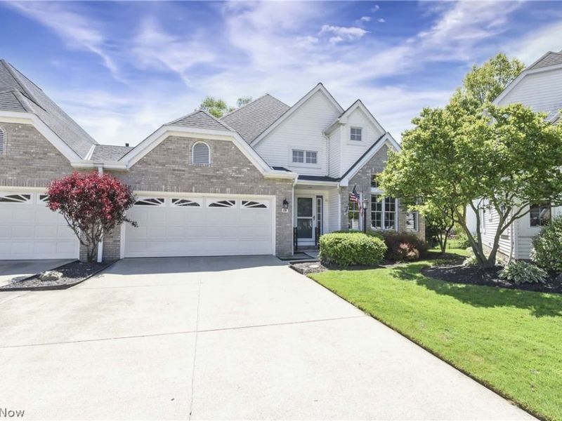 24 Nantucket Row, Rocky River, OH 44116 Photo 3