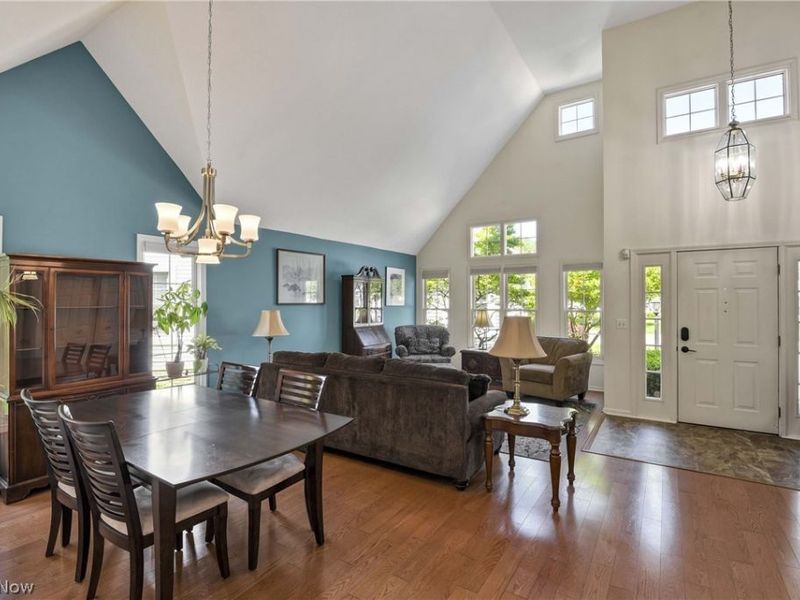 24 Nantucket Row, Rocky River, OH 44116 Photo 4