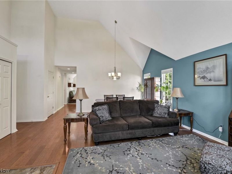 24 Nantucket Row, Rocky River, OH 44116 Photo 6
