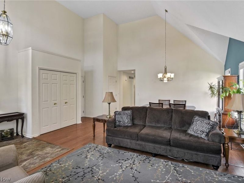 24 Nantucket Row, Rocky River, OH 44116 Photo 9