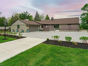 3300 Green Road, Beachwood, OH 44122