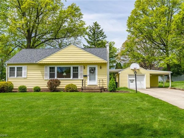 3126 E Edgerton Road , Stow, OH 44224