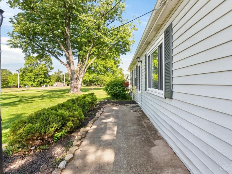 7987 West Chester Road, West Chester, OH 45069 Photo 3