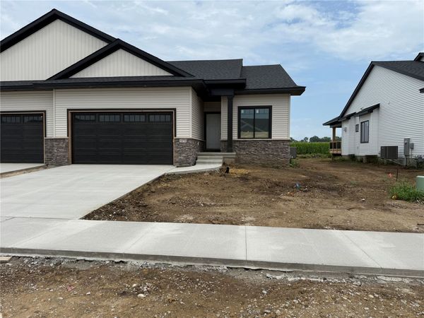 1272 Berkshire Lane, North Liberty, IA 52317