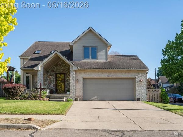 195 Davis Street, Wyandotte, MI 48192