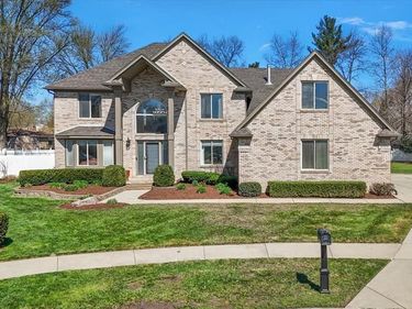 49931 Shelby Creek Drive, Shelby Twp, MI 48317