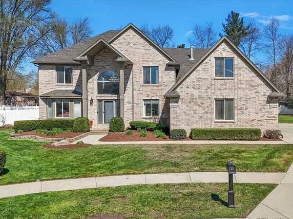 49931 Shelby Creek Drive, Shelby Twp, MI 48317