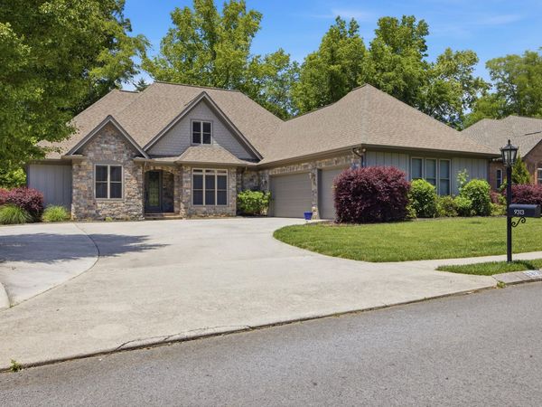 9313 Crystal Brook Drive, Apison, TN 37302