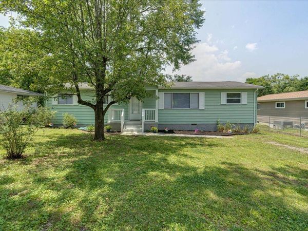 1303 E Sherry Drive, Rossville, GA 30741