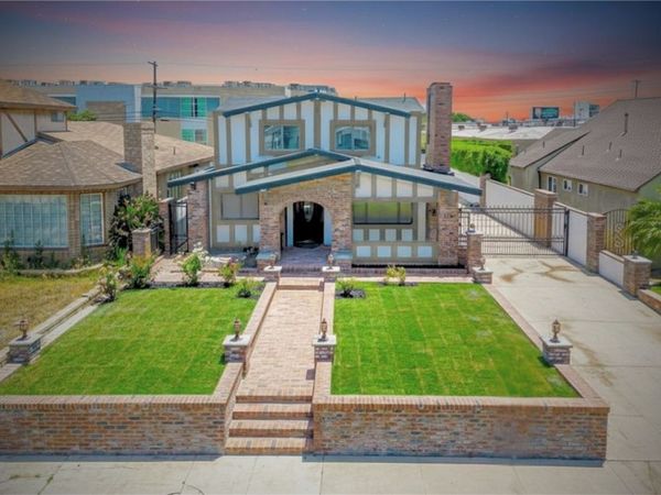 5334 S Victoria, Los Angeles, CA 90043