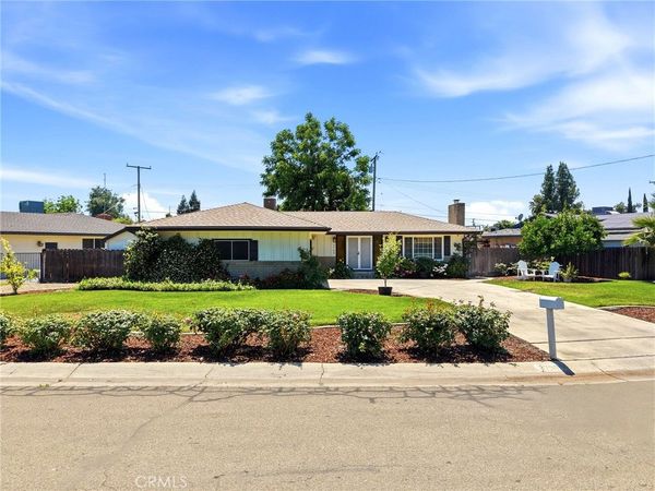 2709 W Royal Oaks, Visalia, CA 93277