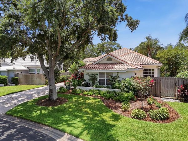 812 LIVE OAK TERRACE NE, ST PETERSBURG, FL 33703