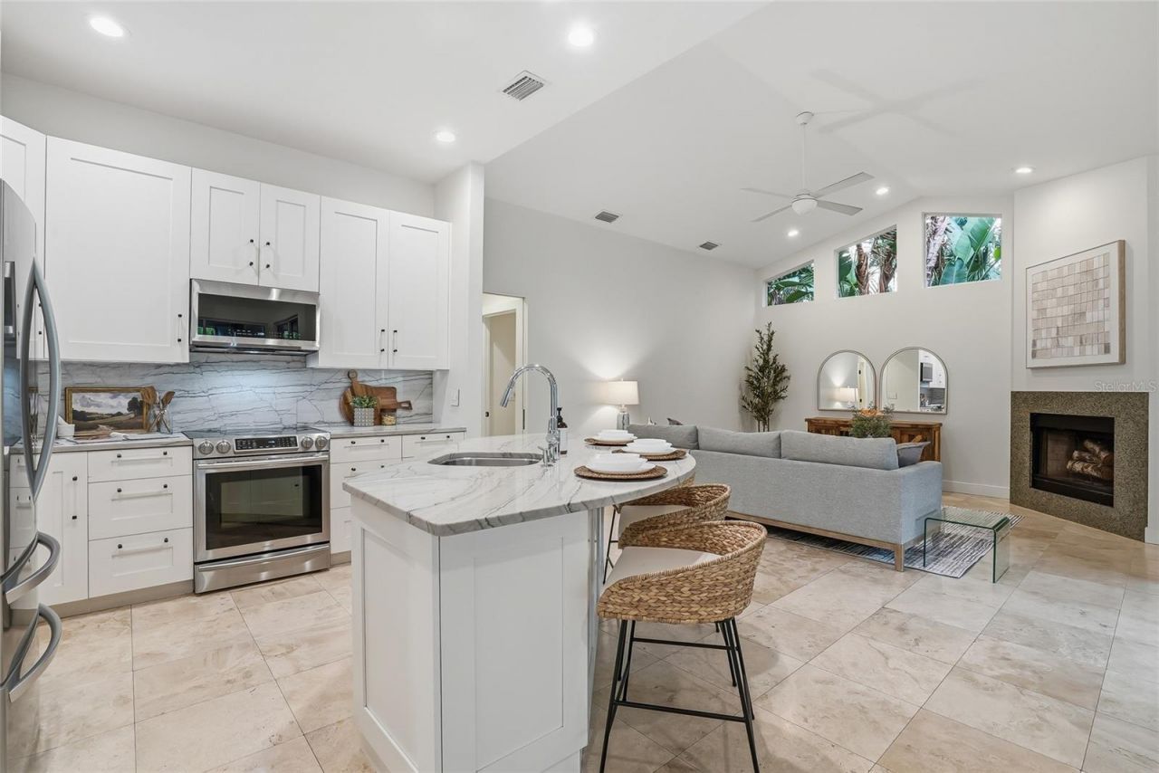 812 Live Oak Terrace Ne, Saint Petersburg, FL 33703 Photo