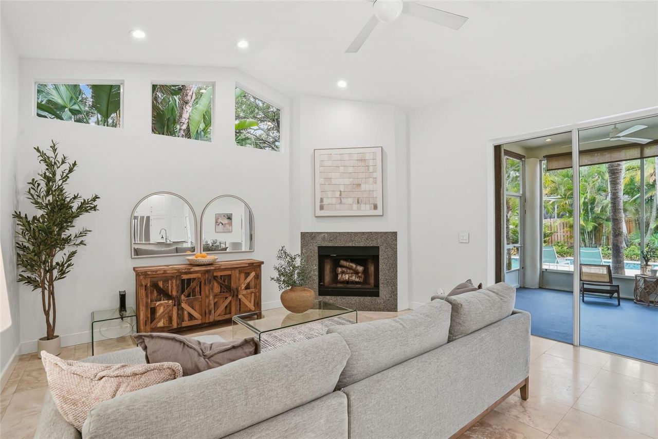 812 Live Oak Terrace Ne, Saint Petersburg, FL 33703 Photo