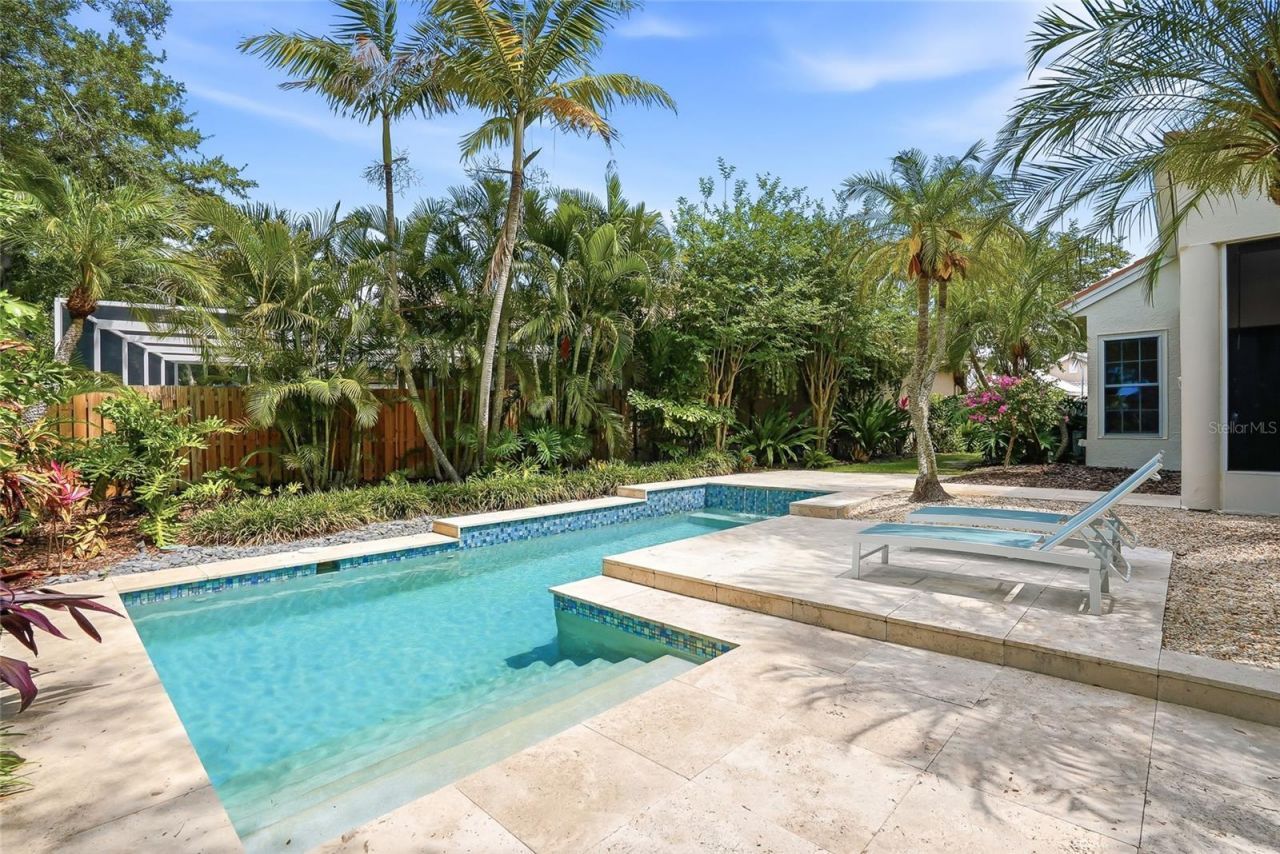812 Live Oak Terrace Ne, Saint Petersburg, FL 33703 Photo