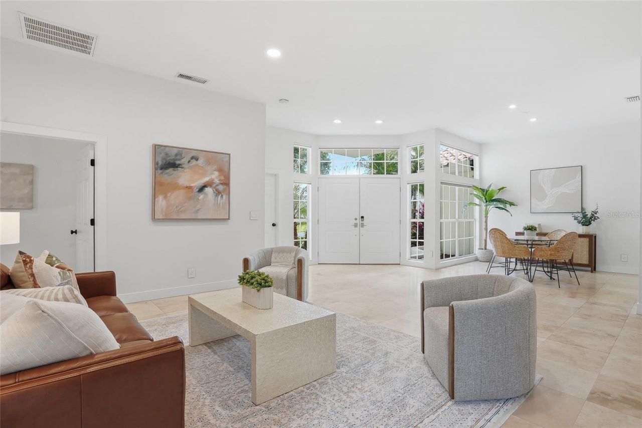 812 Live Oak Terrace Ne, Saint Petersburg, FL 33703 Photo