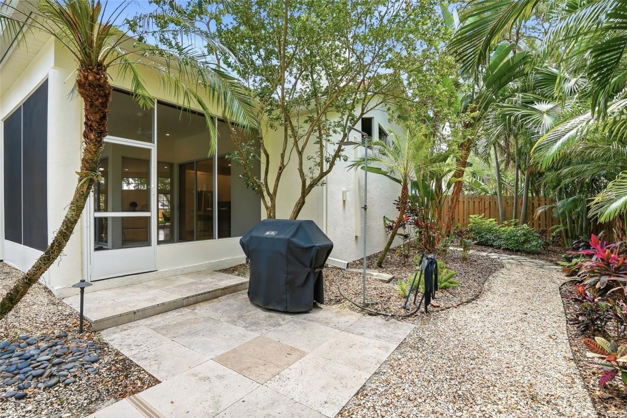 812 Live Oak Terrace Ne, Saint Petersburg, FL 33703 Photo