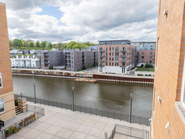 1925 N Water St, Unit 302, Milwaukee, WI 53204