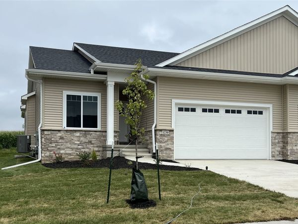 1296 Berkshire Lane , North Liberty, IA 52317