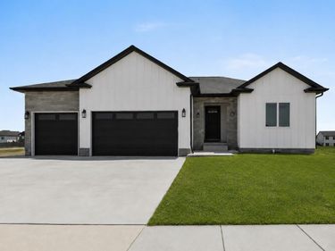 1001 W Santa Clara Street, Lincoln, NE 68523