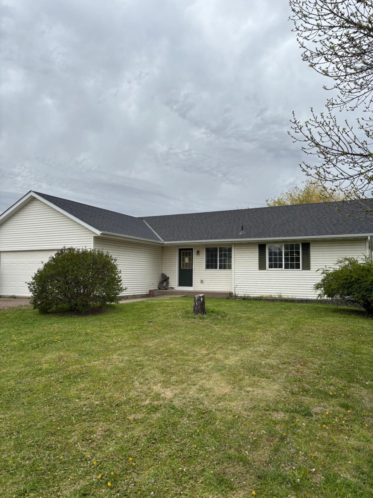 611 Birch Avenue N, Maple Lake, MN 55358
