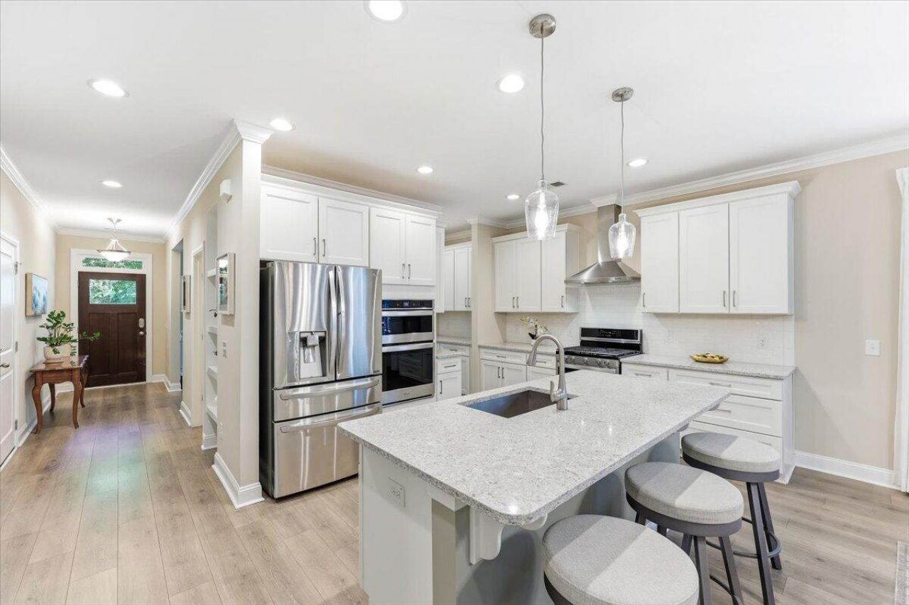 2215 Nicholas David Path Photo 13